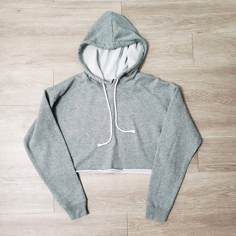 Wild Fable size Medium grey cropped hooded sweatshirt casual